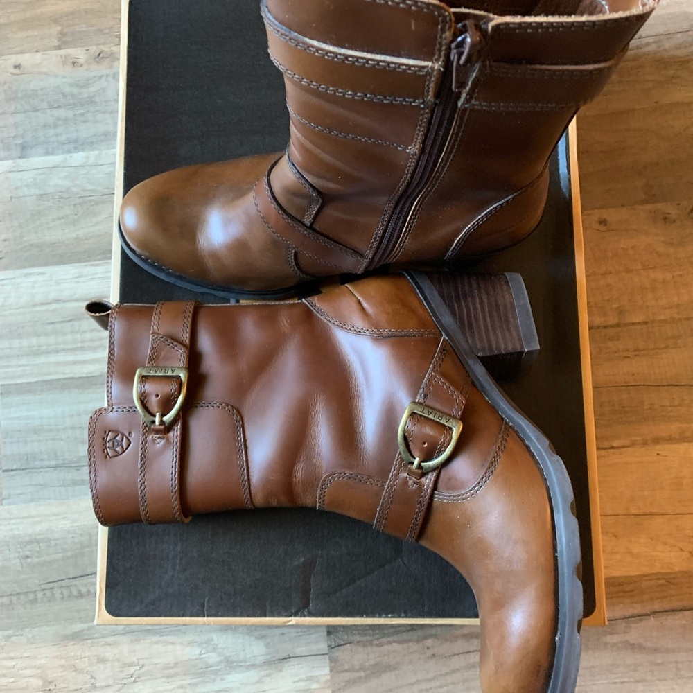 NIB Ariat Boots - Women’s 8.5